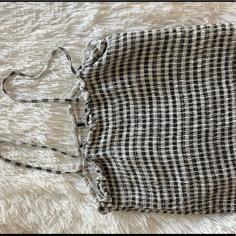 Tube top ( with straps, super stretchy )